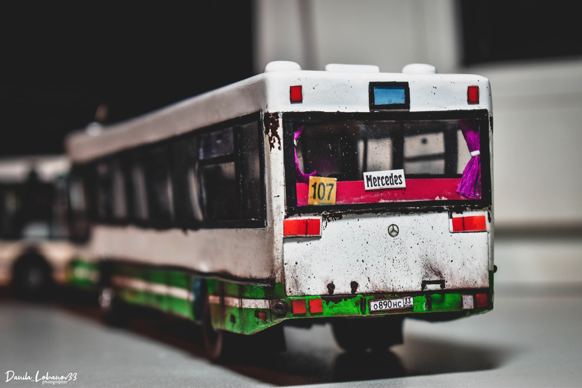 История вдохновленного общественным транспортом кондуктора Данилы Лобанова, который создает точные копии автобусов.