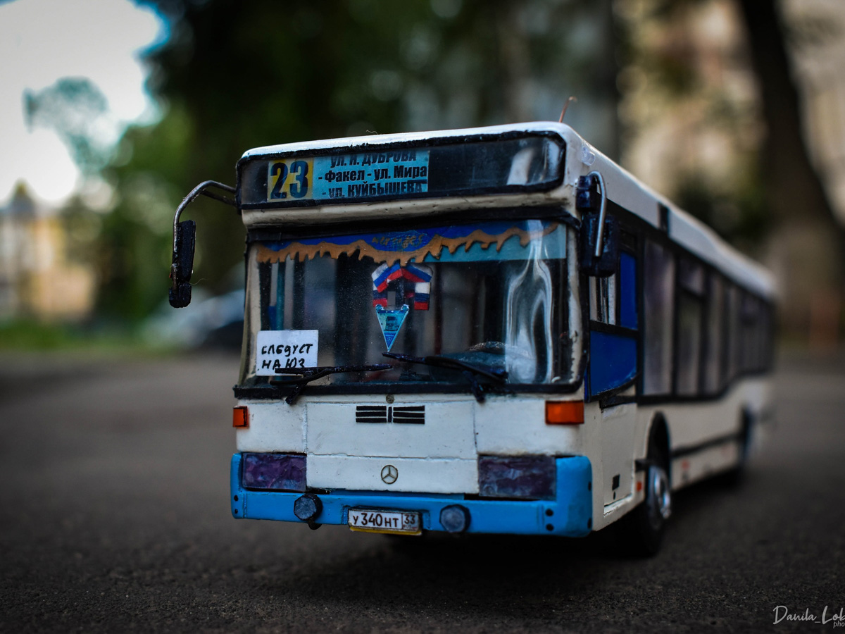 История вдохновленного общественным транспортом кондуктора Данилы Лобанова, который создает точные копии автобусов.