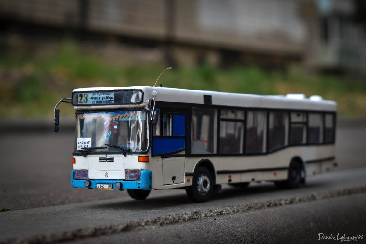 История вдохновленного общественным транспортом кондуктора Данилы Лобанова, который создает точные копии автобусов.