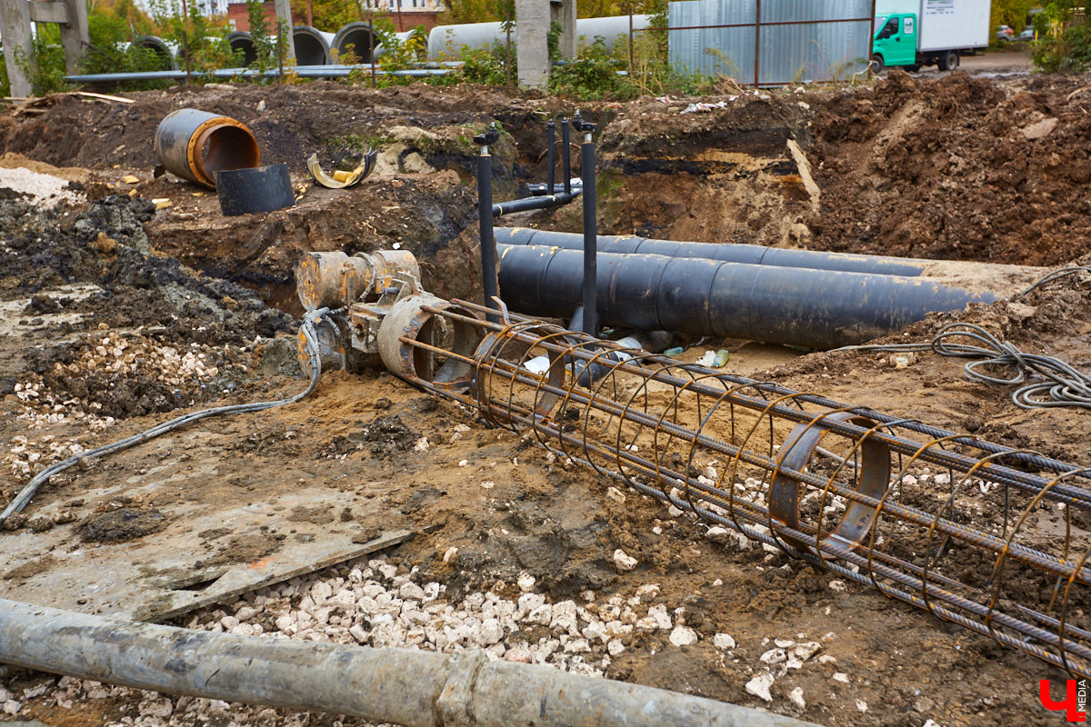 Работы на Рпенском проезде кипят. Сейчас там возводят опоры для будущего моста. Его длина составит 200 метров, а ширина – почти 25.