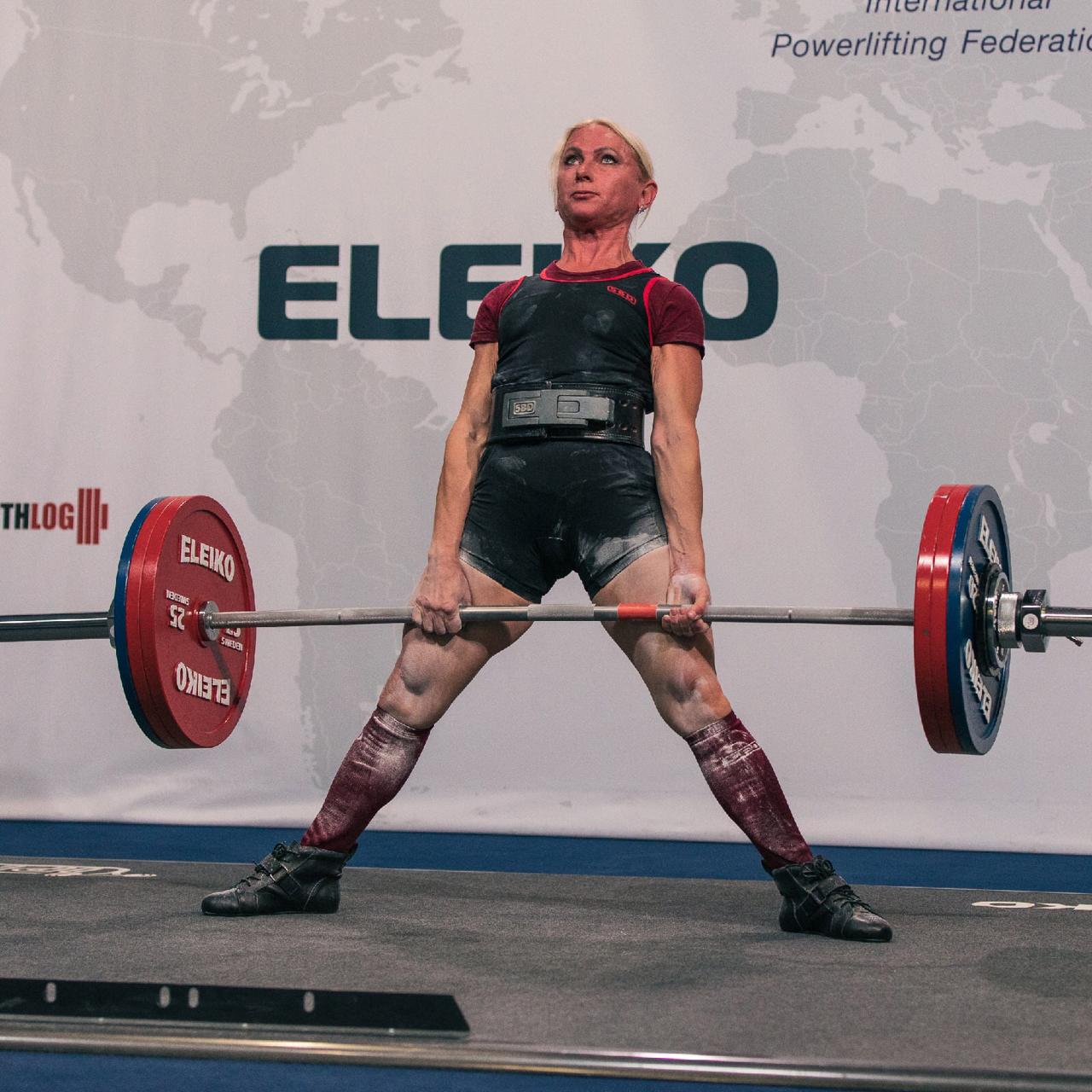 46-летняя владимирская спортсменка Инна Филимонова на чемпионате мира по классическому троеборью в городе Хальмстад была самой старшей из всех участников. При этом ей удалось стать лучшей среди всех россиянок в своей весовой категории!