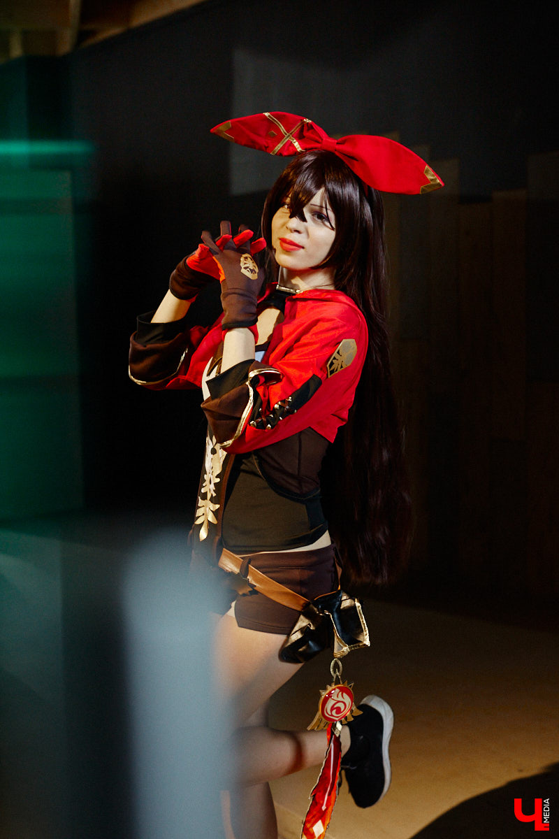 Эма Эл - одна из немногих во Владимире профессиональных косплееров. На костюмы тратит десятки тысяч рублей. Поговорили о прелестях такой работы и понаблюдали за четырьмя перевоплощениями.