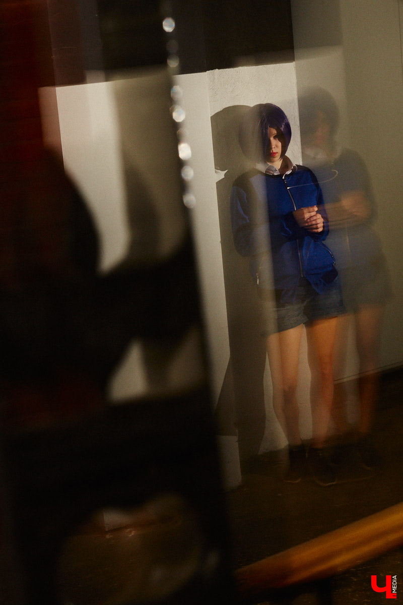 Эма Эл - одна из немногих во Владимире профессиональных косплееров. На костюмы тратит десятки тысяч рублей. Поговорили о прелестях такой работы и понаблюдали за четырьмя перевоплощениями.