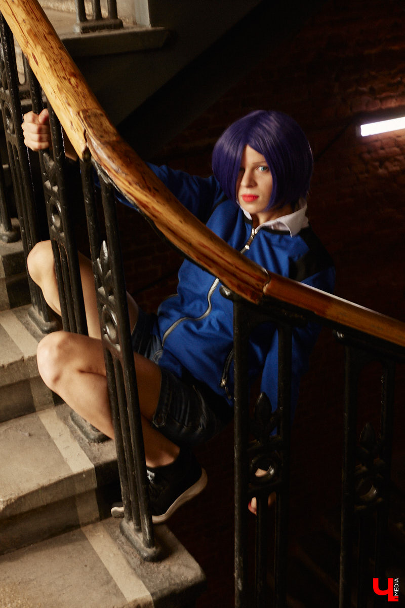 Эма Эл - одна из немногих во Владимире профессиональных косплееров. На костюмы тратит десятки тысяч рублей. Поговорили о прелестях такой работы и понаблюдали за четырьмя перевоплощениями.