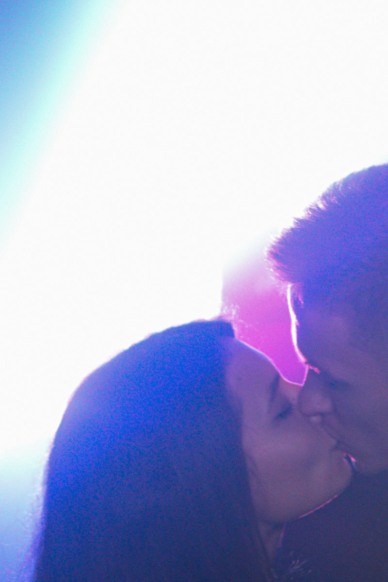 Три сотни слушателей «скинули с себя оковы будних дней и растворились в ритме техно-музыки». О том, как прошел очередной рейв-движ от команды Hexagon, — в фоторепортаже «Ключ-Медиа».