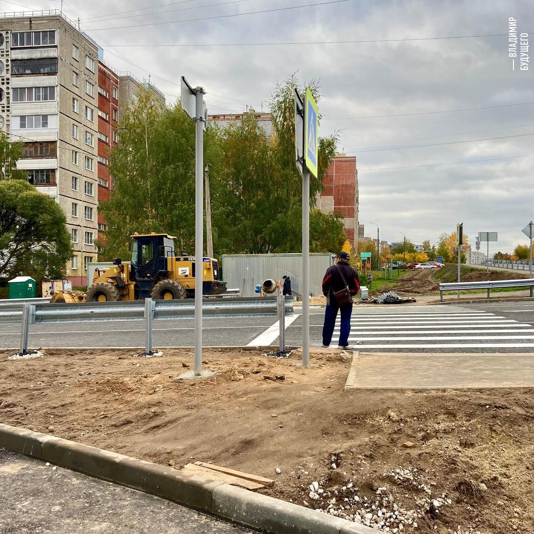 Очередная порция новостей для тех, кто передвигается по городу и за его пределами. Поговорим о едином стиле владимирских автобусов, новой «Ласточке» усовершенствованного комфорта, а также светодиодных пешеходных переходах и ремонтных работах на дорогах