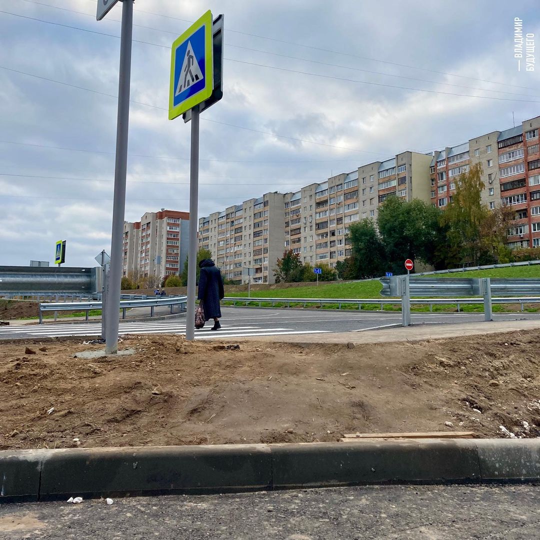 Очередная порция новостей для тех, кто передвигается по городу и за его пределами. Поговорим о едином стиле владимирских автобусов, новой «Ласточке» усовершенствованного комфорта, а также светодиодных пешеходных переходах и ремонтных работах на дорогах