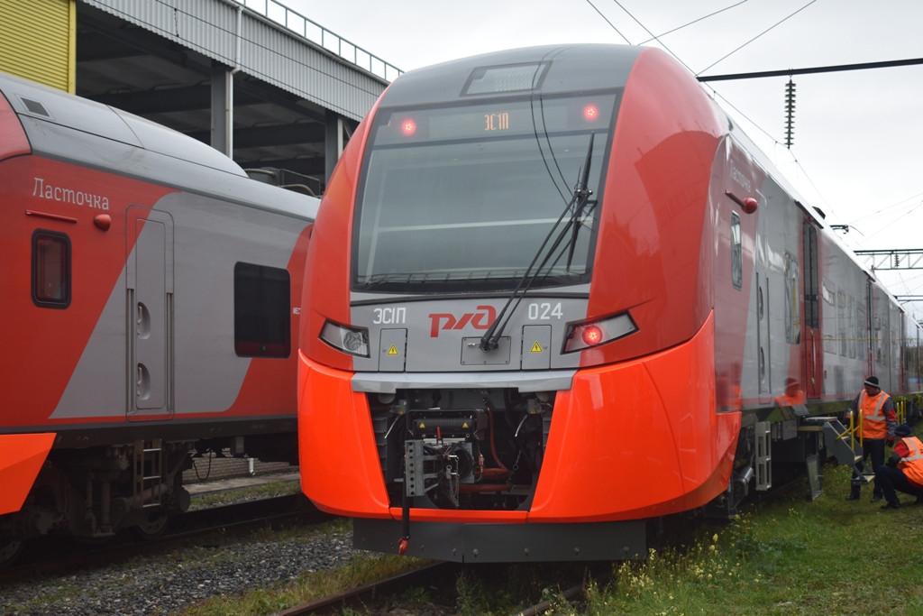 Очередная порция новостей для тех, кто передвигается по городу и за его пределами. Поговорим о едином стиле владимирских автобусов, новой «Ласточке» усовершенствованного комфорта, а также светодиодных пешеходных переходах и ремонтных работах на дорогах