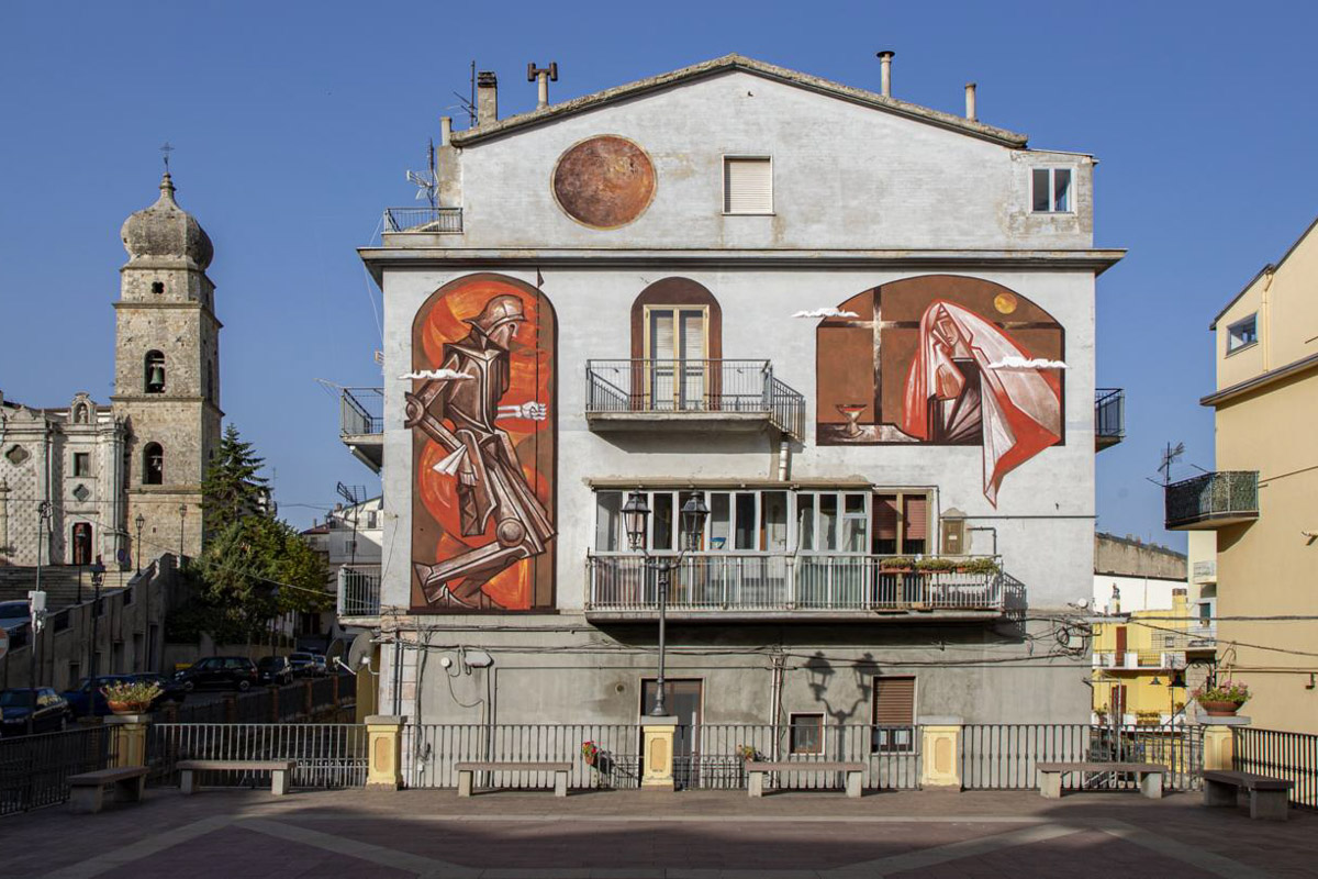 Владимирский художник-монументалист Кирилл Ведерников принял участие в фестивале настенной живописи в Италии. Теперь две работы талантливого земляка украшают фасады города Стильяно