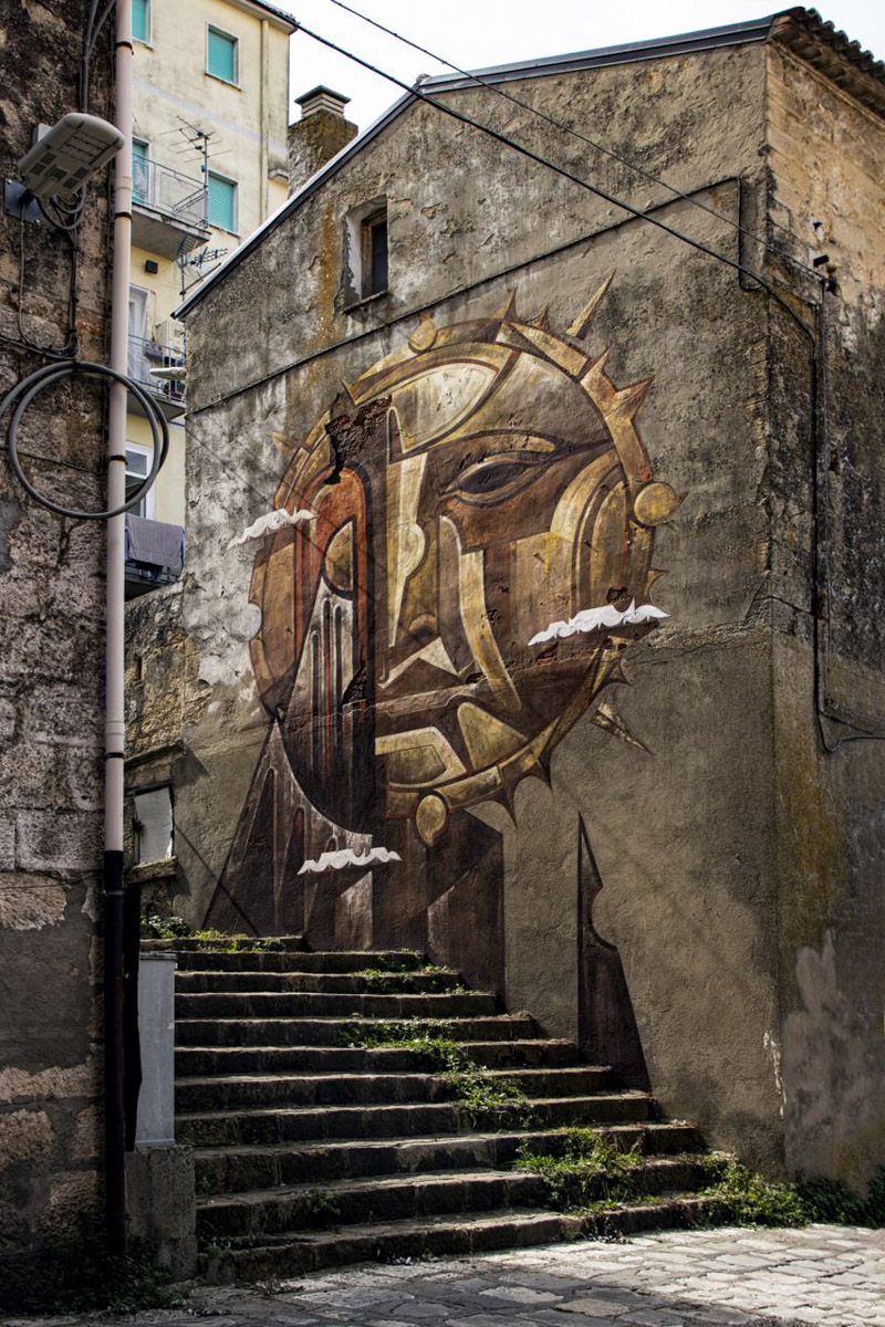 Владимирский художник-монументалист Кирилл Ведерников принял участие в фестивале настенной живописи в Италии. Теперь две работы талантливого земляка украшают фасады города Стильяно