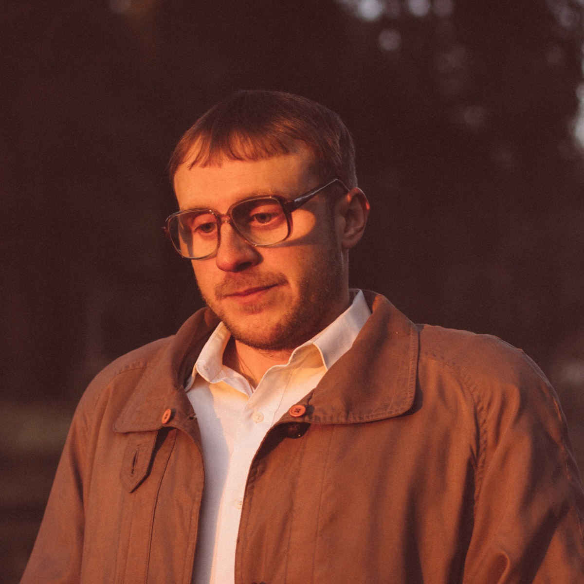 «ШкольниК и Бау» — шоу-проект двух рэп-исполнителей из Кольчугино. Артём Выдрёнков и Алексей Кокорин ведут канал на YouTube, герои которого уже набрали более 1 млн просмотров