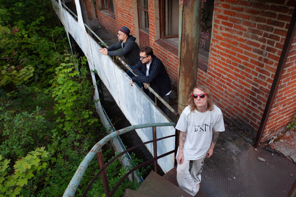 Осень, время премьер. Без лишних слов приступаем к прослушиванию свежих релизов владимирских музыкантов