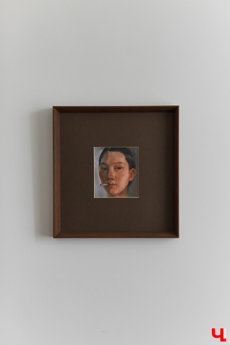 Сначала владимирская художница Люся LU Соловьёва просто любовалась сталинкой на Октябрьском проспекте, пока-таки не решилась приобрести там квартиру. Два года ремонта, и мечта жить в эстетичном доме 1957 года постройки стала реальностью. Идем в гости в старый фонд: любоваться огромными потолками, лепниной и винтажной мебелью