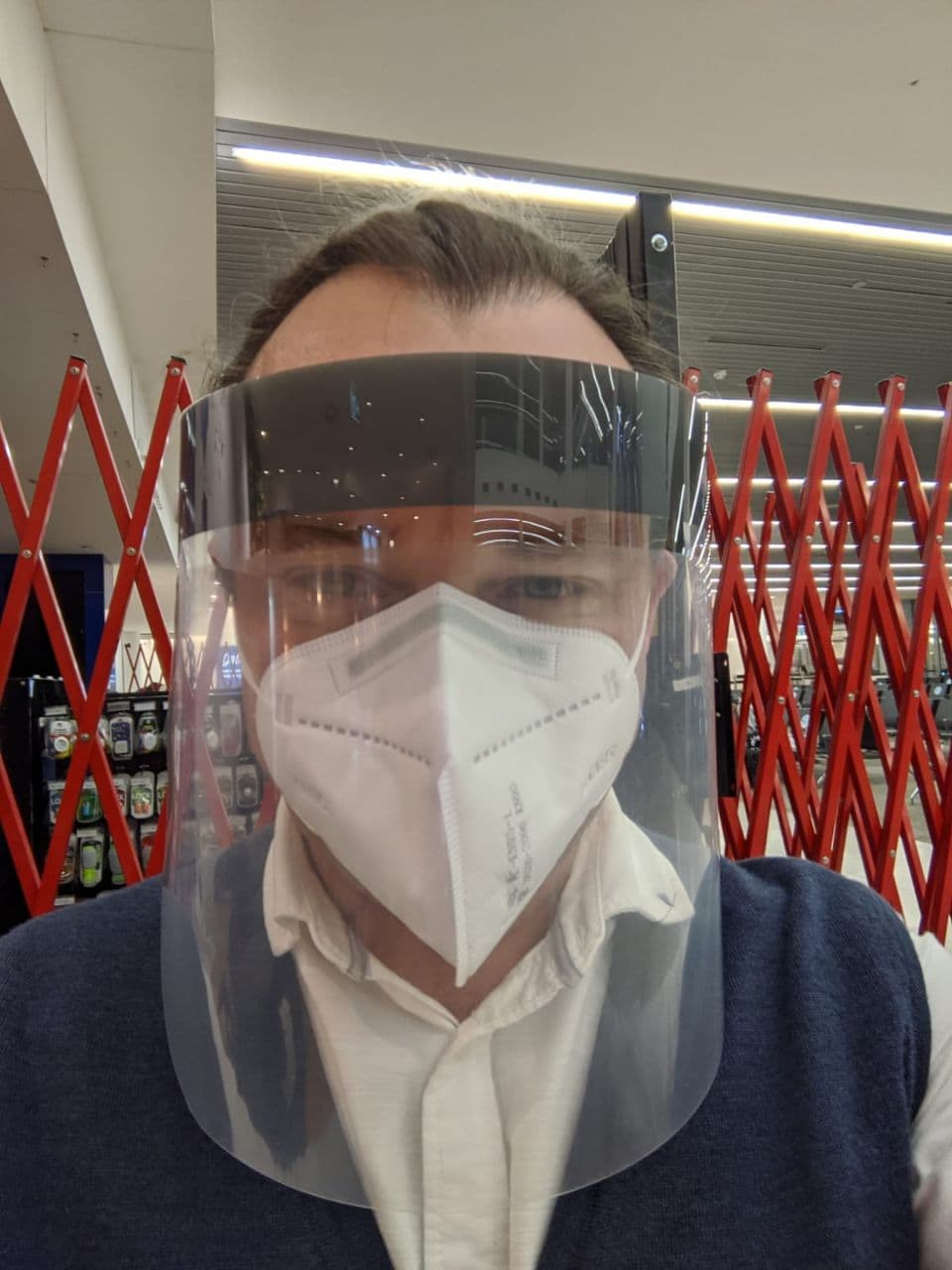 Многие горожане возмущаются, что у них нет возможности сделать импортную прививку. А вот наш соотечественник, уроженец Владимира, ныне проживающий в Австралии, напротив, очень бы хотел приехать на родину, чтобы иметь возможность привиться «Спутником V». О том, как сейчас живется при коронавирусных ограничениях за рубежом, нам рассказал инженер-разработчик Александр Трушин.