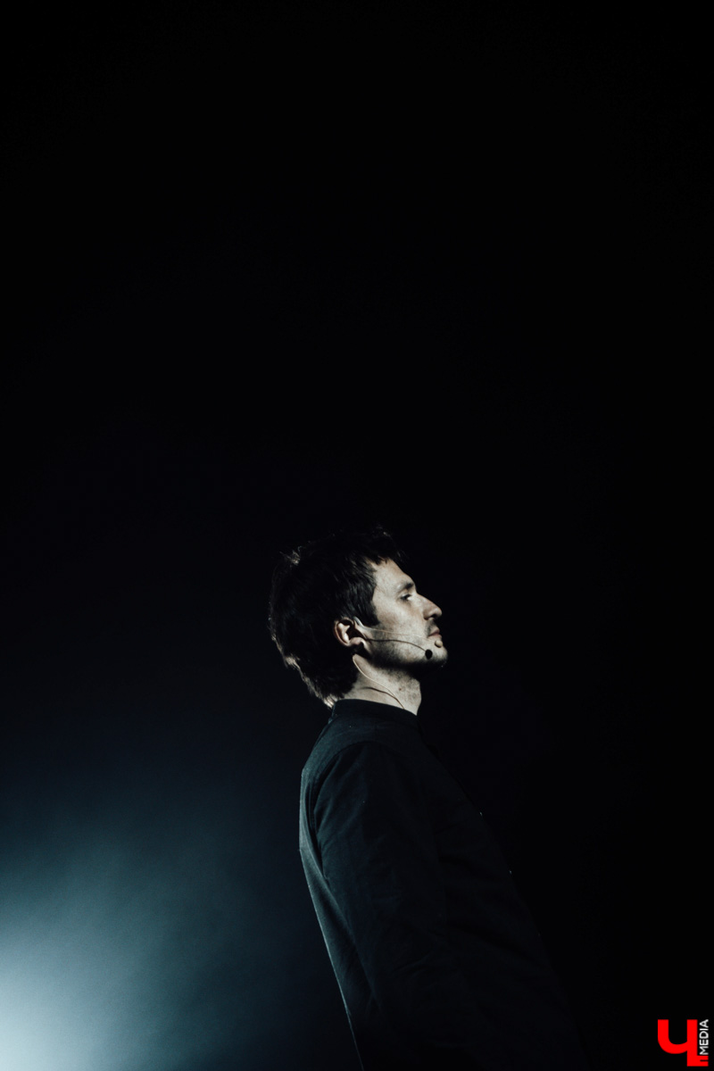 В цехе реконструируемой владимирской ТЭЦ состоялась неклассическая театральная премьера «Чернобыль. Путешествие с ангелом» от «ТТ Завод». Спектакль-мистерия шел полтора часа и подарил глубинно-эмоциональный опыт зрителям. Как это было — в фоторепортаже «Ключ-Медиа».