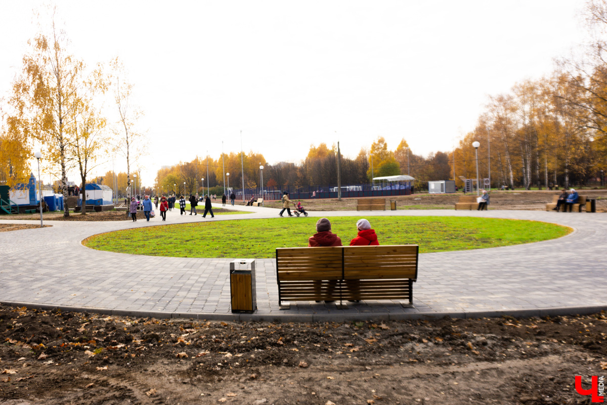 Парк «Добросельский» вернулся с новыми обновлениями. Посмотрим, как изменилось пространство, и чем теперь можно заняться в «Добросельском».