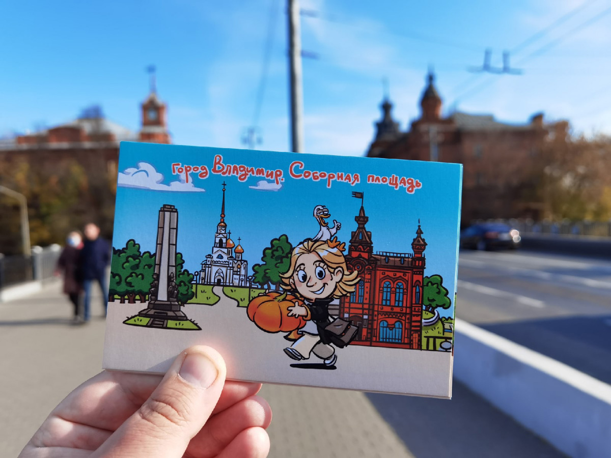 На своей странице в Instagram артель «Дядя Миша» делится фотографиями только-только приехавших из типографии открыток, персонажами которых стали известные жители города. Важно отметить: наши современники.