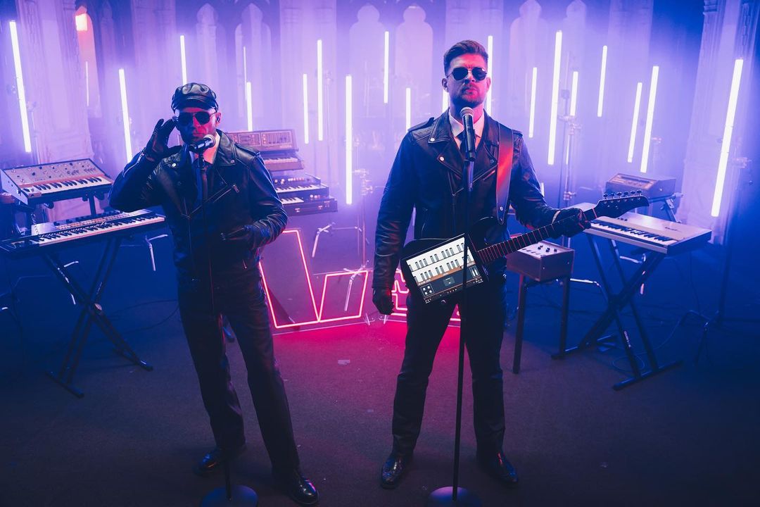 Дуэт KISKATEKA, в котором состоят вокалист «Рекорд Оркестра» Тимофей Копылов и блогер, телеведущий, композитор и поэт Сергей Мезенцев, выпустил новые песни. Они стали частью ни много ни мало аж целой синти-поп оперы (!), получившей название «Зря». Раскруткой группы занимается Gazgolder.