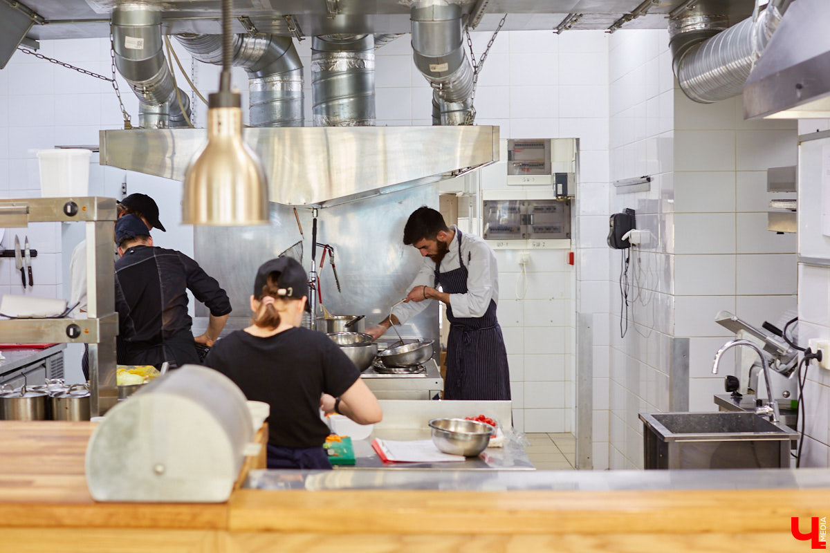 Во Владимире во второй раз проходит конкурс на лучшее предприятие общественного питания. Горожане и гости региональной столицы уже сейчас могут проголосовать за понравившийся ресторан, кафе, бар и сетевое заведение.