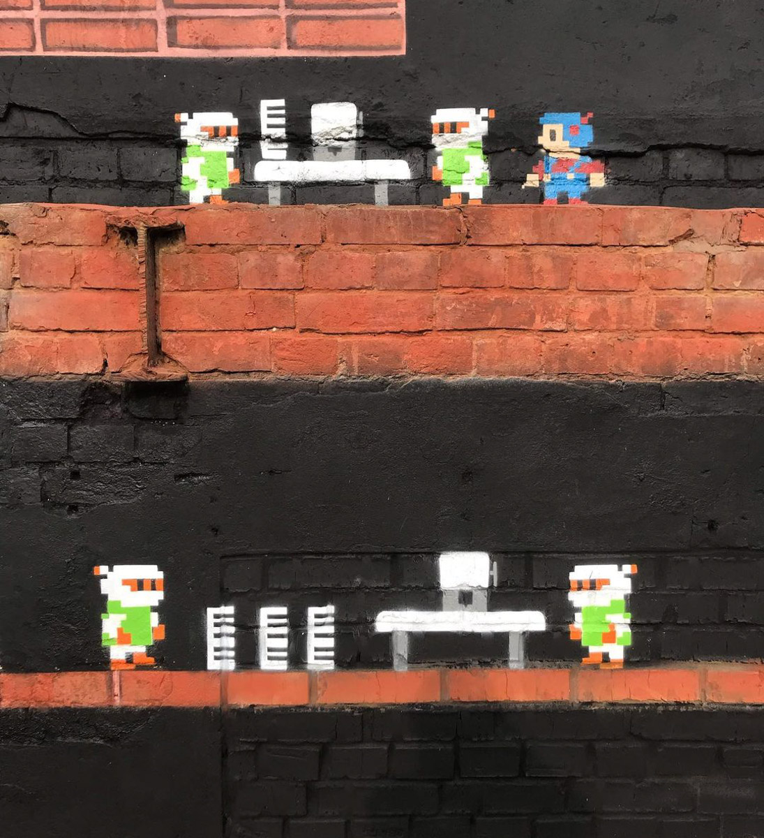 История владимирской Фабрики музыкальных инструментов, сказка возле рынка на улице Егорова и разрисованные теплостанции в новом граффити-обзоре!