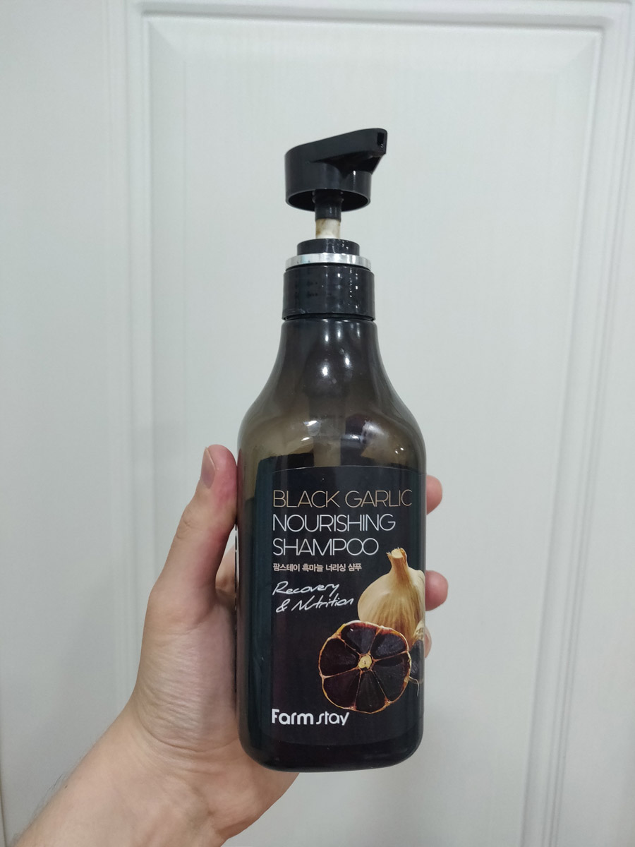 Руководствуясь актуальной повесткой, четверо журналистов «Ключ-Медиа» собрали себе небольшие бьюти-боксы с корейскими уходовыми средствами. Мы мыли головы шампунями, наносили крема, очищали кожу лица и покрывали ее эссенциями с вкраплениями золота - конечно же, без интересных находок в области корейской косметики не обошлось. Делимся впечатлениями в материале!