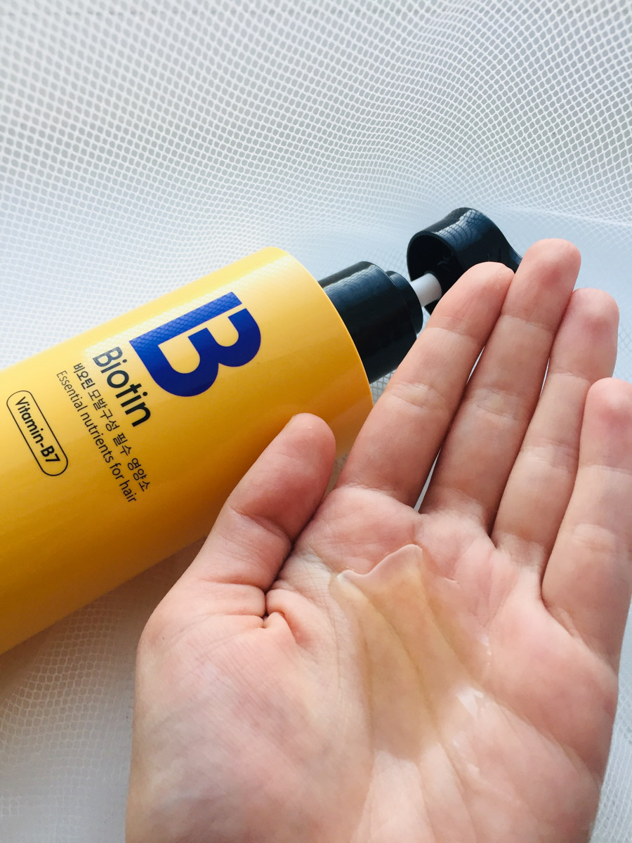 Руководствуясь актуальной повесткой, четверо журналистов «Ключ-Медиа» собрали себе небольшие бьюти-боксы с корейскими уходовыми средствами. Мы мыли головы шампунями, наносили крема, очищали кожу лица и покрывали ее эссенциями с вкраплениями золота - конечно же, без интересных находок в области корейской косметики не обошлось. Делимся впечатлениями в материале!