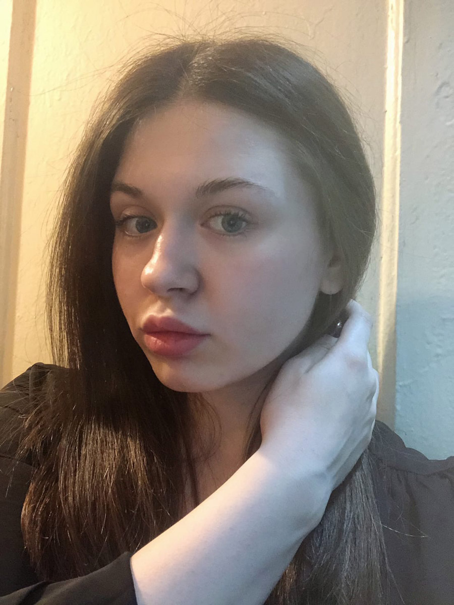 Руководствуясь актуальной повесткой, четверо журналистов «Ключ-Медиа» собрали себе небольшие бьюти-боксы с корейскими уходовыми средствами. Мы мыли головы шампунями, наносили крема, очищали кожу лица и покрывали ее эссенциями с вкраплениями золота - конечно же, без интересных находок в области корейской косметики не обошлось. Делимся впечатлениями в материале!