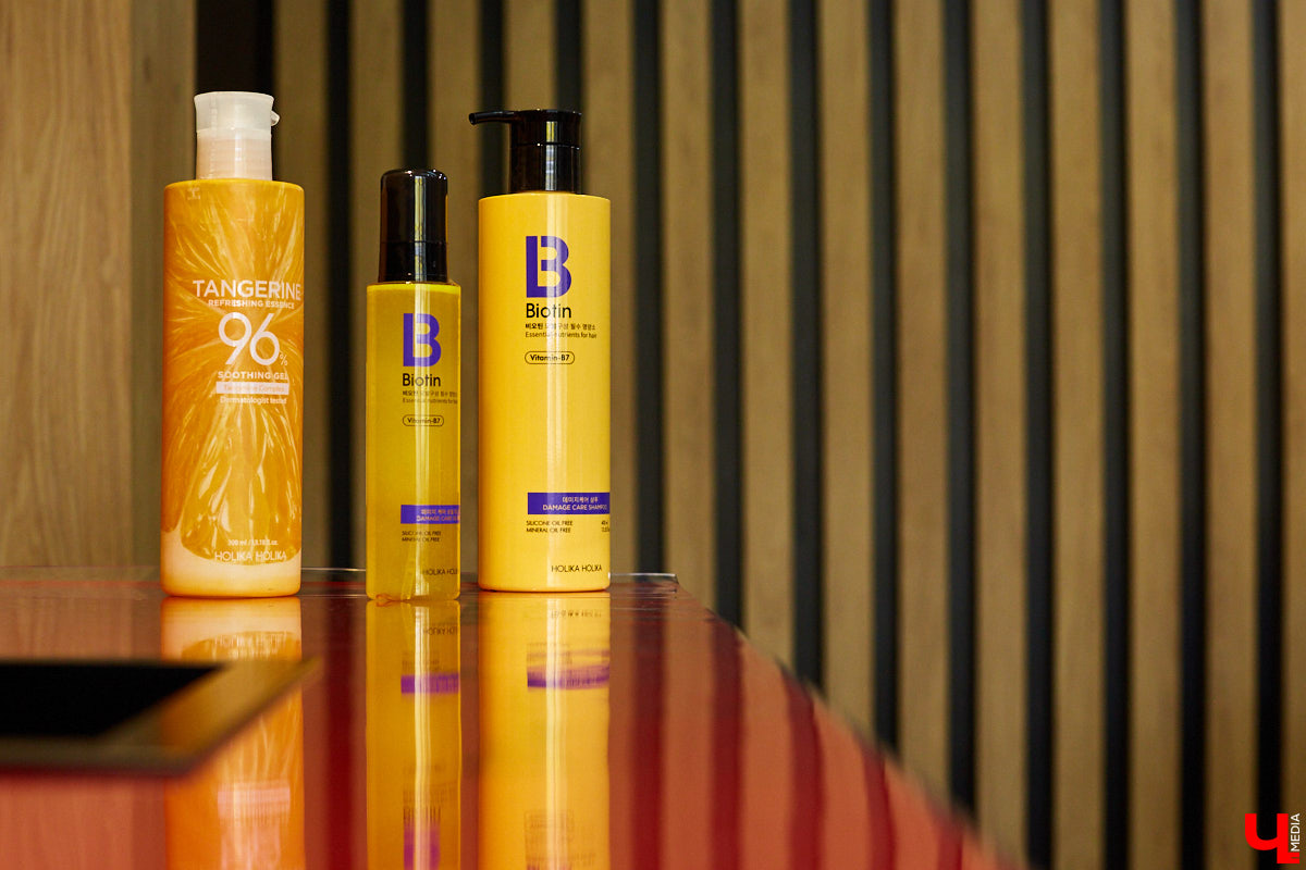 Руководствуясь актуальной повесткой, четверо журналистов «Ключ-Медиа» собрали себе небольшие бьюти-боксы с корейскими уходовыми средствами. Мы мыли головы шампунями, наносили крема, очищали кожу лица и покрывали ее эссенциями с вкраплениями золота - конечно же, без интересных находок в области корейской косметики не обошлось. Делимся впечатлениями в материале!