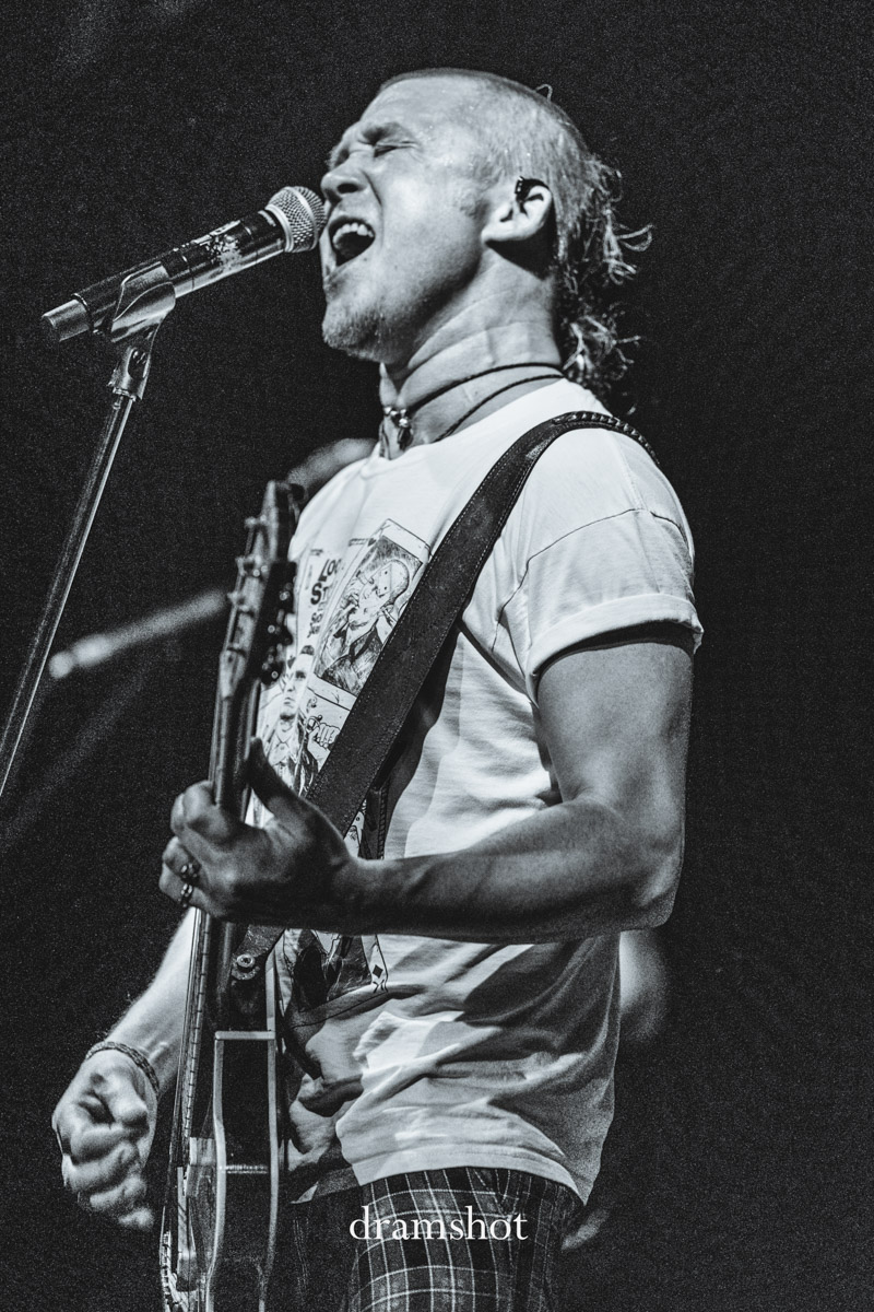 Необоснованная агрессия и владимирская панк-тусовка девяностых в интервью Антона «Пуха» и фоторепортаже с концерта F.P.G., приуроченного ко дню рождения группы.