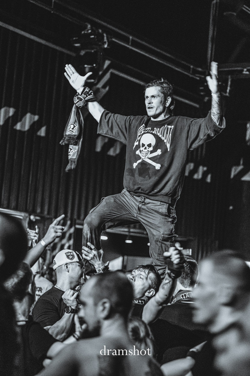 Необоснованная агрессия и владимирская панк-тусовка девяностых в интервью Антона «Пуха» и фоторепортаже с концерта F.P.G., приуроченного ко дню рождения группы.