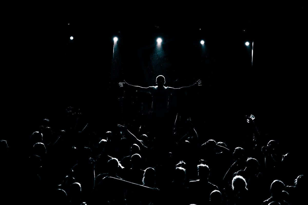 Необоснованная агрессия и владимирская панк-тусовка девяностых в интервью Антона «Пуха» и фоторепортаже с концерта F.P.G., приуроченного ко дню рождения группы.