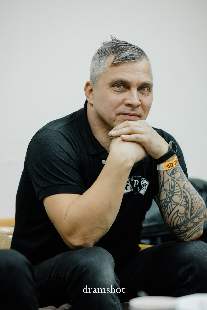 Необоснованная агрессия и владимирская панк-тусовка девяностых в интервью Антона «Пуха» и фоторепортаже с концерта F.P.G., приуроченного ко дню рождения группы.