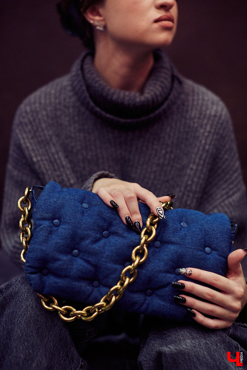 Валерии Антроповой 19 лет, она учится на первом курсе менеджмента и занимается творческим хобби. Мобильная съемка и видеоредакция располагают к распространению на работу личного чувства вкуса и стиля. Каков он? Расскажет «Ключ-Медиа».