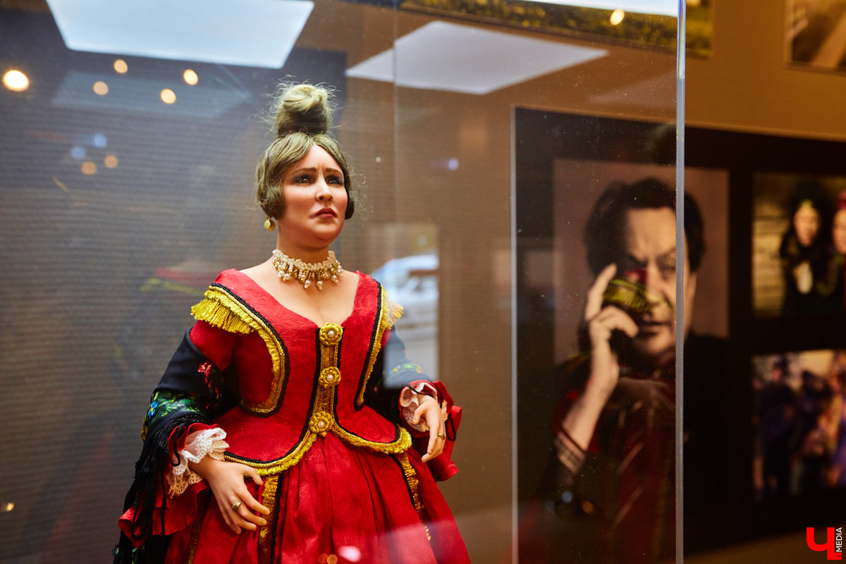 В Суздале сняли более 80 фильмов. А место, где узнать подробности про творческий процесс, все не появлялось. Его ждали лет 20,, и вот свершилось. Показываем новый Дом кино крупным планом.