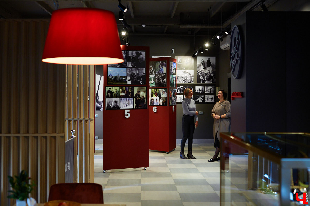 В Суздале сняли более 80 фильмов. А место, где узнать подробности про творческий процесс, все не появлялось. Его ждали лет 20,, и вот свершилось. Показываем новый Дом кино крупным планом.