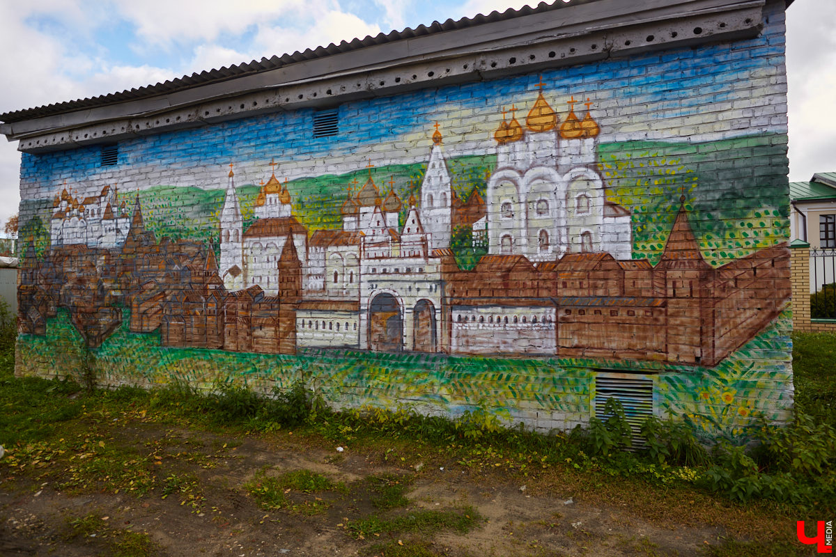 В Суздале сняли более 80 фильмов. А место, где узнать подробности про творческий процесс, все не появлялось. Его ждали лет 20,, и вот свершилось. Показываем новый Дом кино крупным планом.