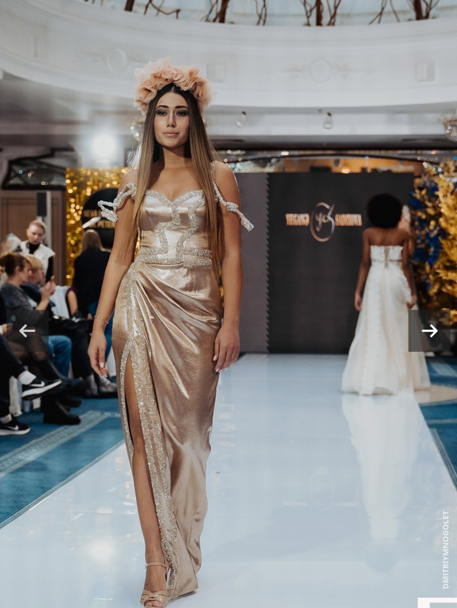 Красавица Гюлю Захидли из Владимира приняла участие в главном модном мероприятии Санкт-Петербурга Neva Fashion Week. Как это было — она рассказала «Ключ-Медиа».