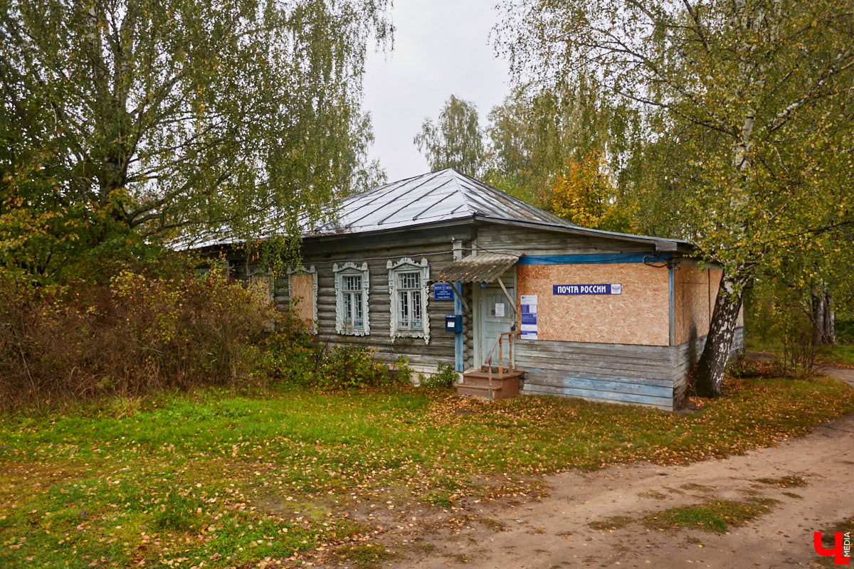 Местечко Лучки находится в Юрьев-Польском районе и входит в состав Симского сельского поселения. Здесь раньше процветал декстриново-саговый завод, который в советское время назывался «Факел революции». О потухшей красоте некогда бывшей великолепной усадьбы «Ключ-Медиа» рассказала и показала экскурсовод Татьяна Быкова.