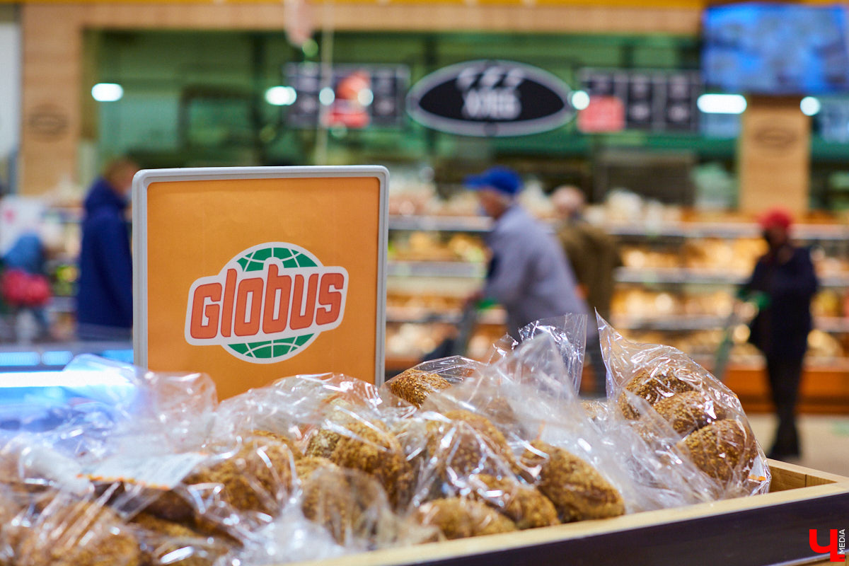 Управляющий «Глобуса» Давлет     Сабуров не только готовил на пару с Дмитрием Орловским, но и рассказывал нам о грядущих переменах в гипермаркете. Например, вскоре там модернизируют и обновят ресторан. Появятся новые станции. Все подробности ищите в материале «Ключ-Медиа».