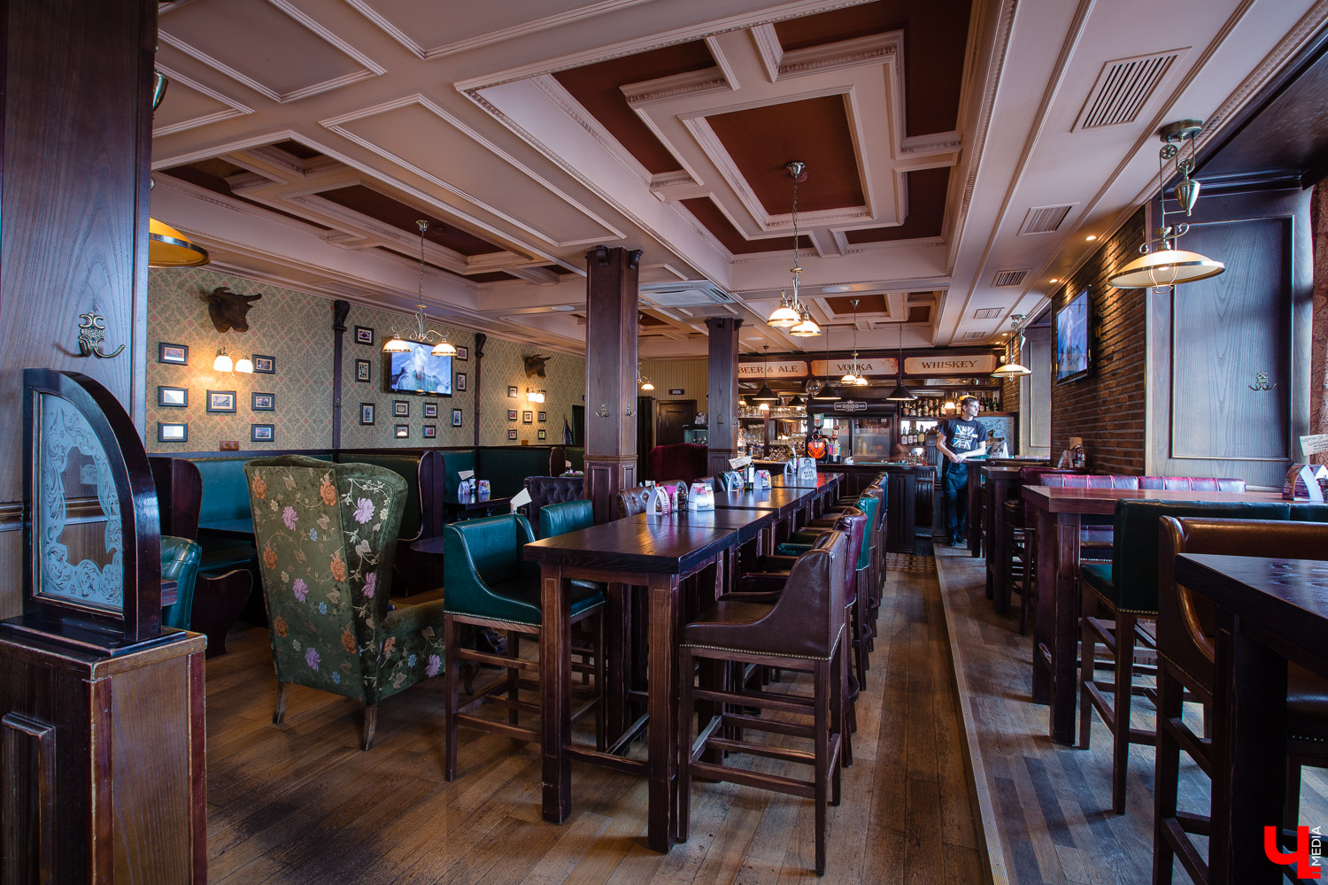 С любимыми и в шалаше рай, но иногда можно позволить себе забраться повыше, занять удобную позицию для обзора и наслаждаться панорамными видами на город. «Ключ-Медиа» составил топ-10 заведений, где это можно сделать!