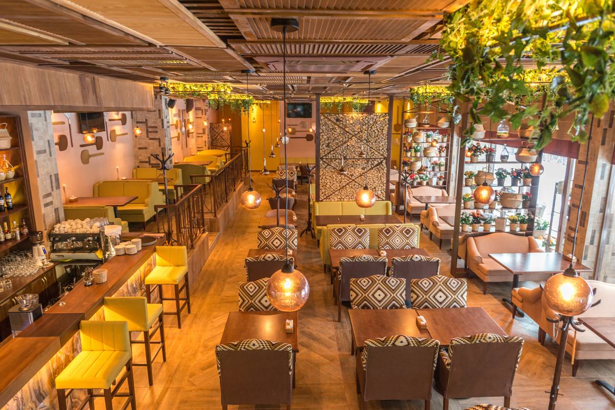 С любимыми и в шалаше рай, но иногда можно позволить себе забраться повыше, занять удобную позицию для обзора и наслаждаться панорамными видами на город. «Ключ-Медиа» составил топ-10 заведений, где это можно сделать!