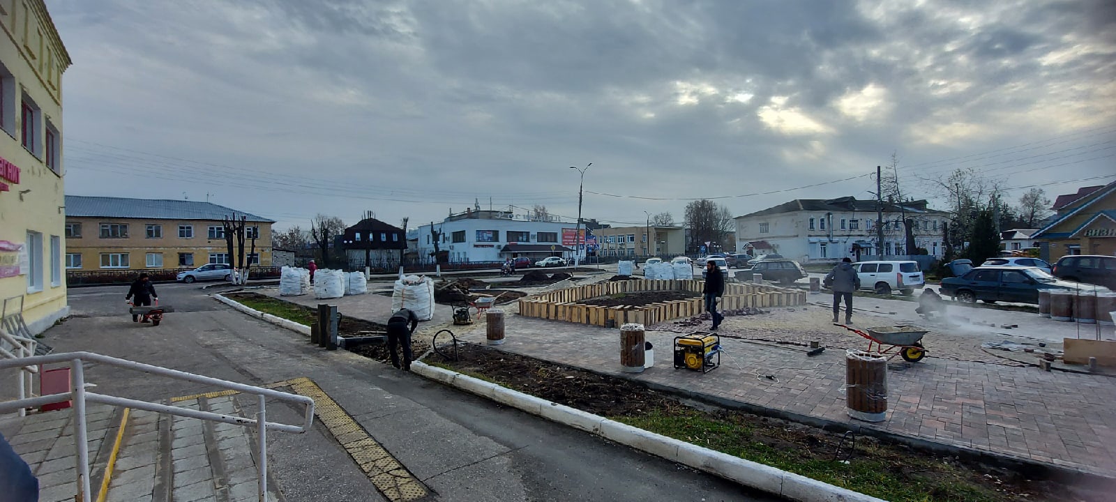 Новые детские площадки, спортивная арена, бульвар — далеко не полный список того, что растет и множится в городах 33-го региона. Собрали для вас свежие фото. И перспективы, и итоги — все в обзоре.