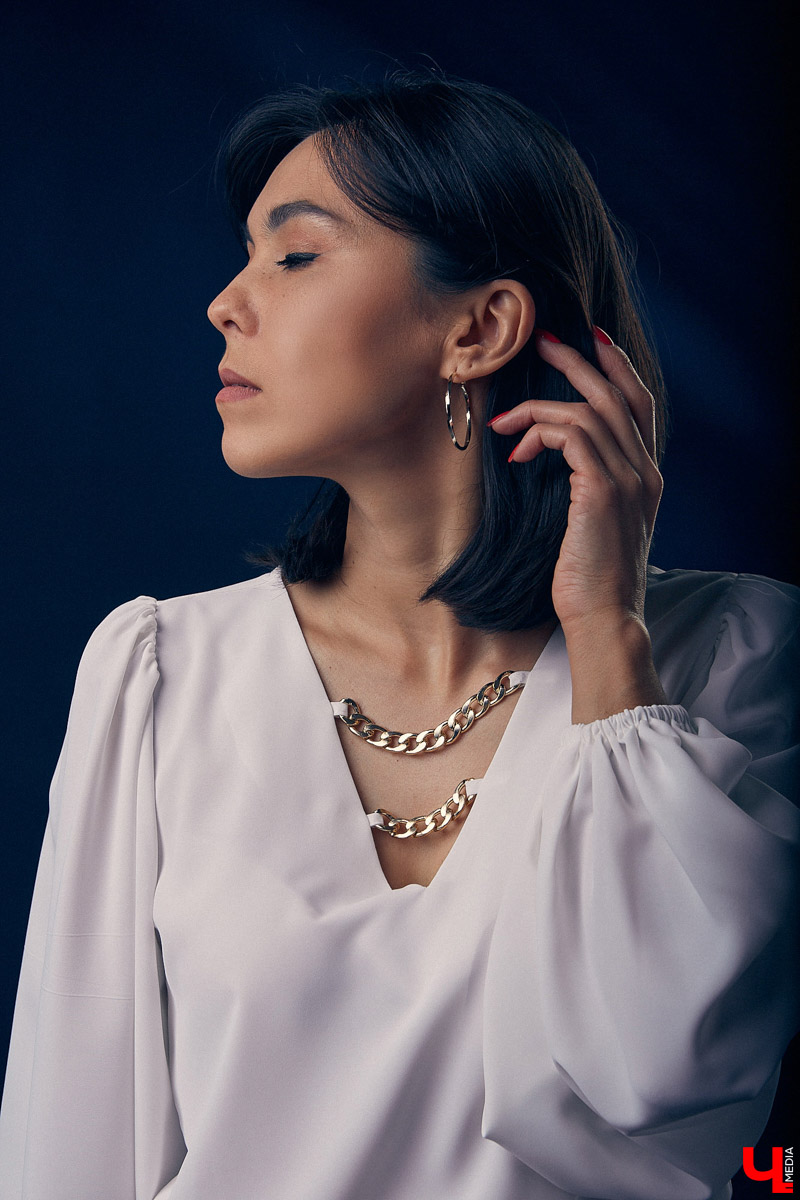 Гузель Геливанова из Владимира — визуализатор брендов. Девушка поделилась с «Ключ-Медиа» секретами успешного позиционирования в Instagram и на личном примере продемонстрировала, как одежда может украшать человека.