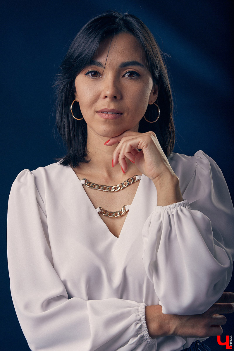 Гузель Геливанова из Владимира — визуализатор брендов. Девушка поделилась с «Ключ-Медиа» секретами успешного позиционирования в Instagram и на личном примере продемонстрировала, как одежда может украшать человека.