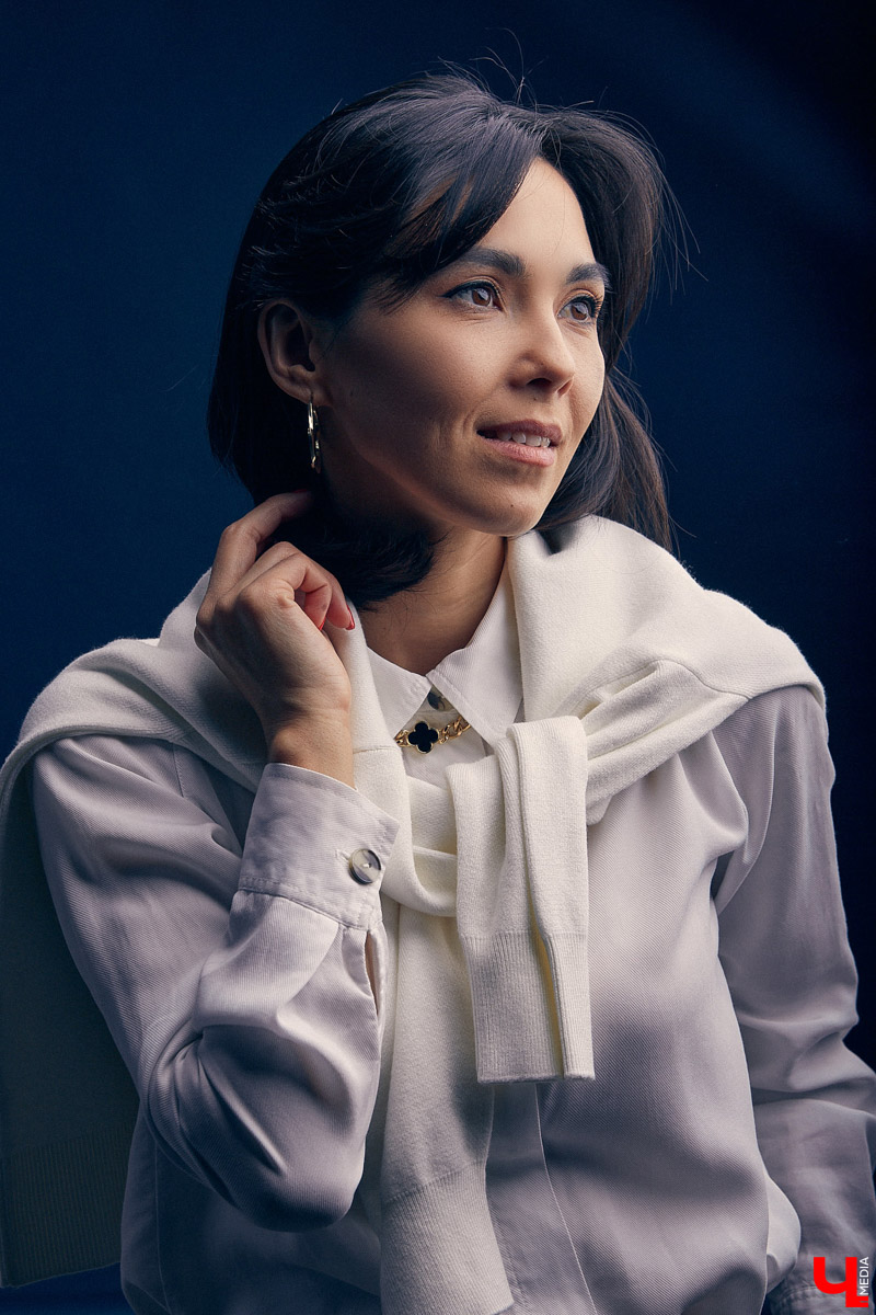 Гузель Геливанова из Владимира — визуализатор брендов. Девушка поделилась с «Ключ-Медиа» секретами успешного позиционирования в Instagram и на личном примере продемонстрировала, как одежда может украшать человека.