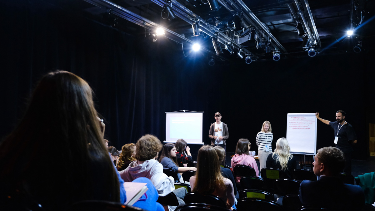 Сейчас у проекта «Реформа» важный этап – оценка предложенных концепций и дизайнерских идей. Начато пользовательское голосование. На сайте «Владимира будущего» опубликованы презентации и подробное описание каждой из трёх концепций, а вы можете принять участие в голосовании!