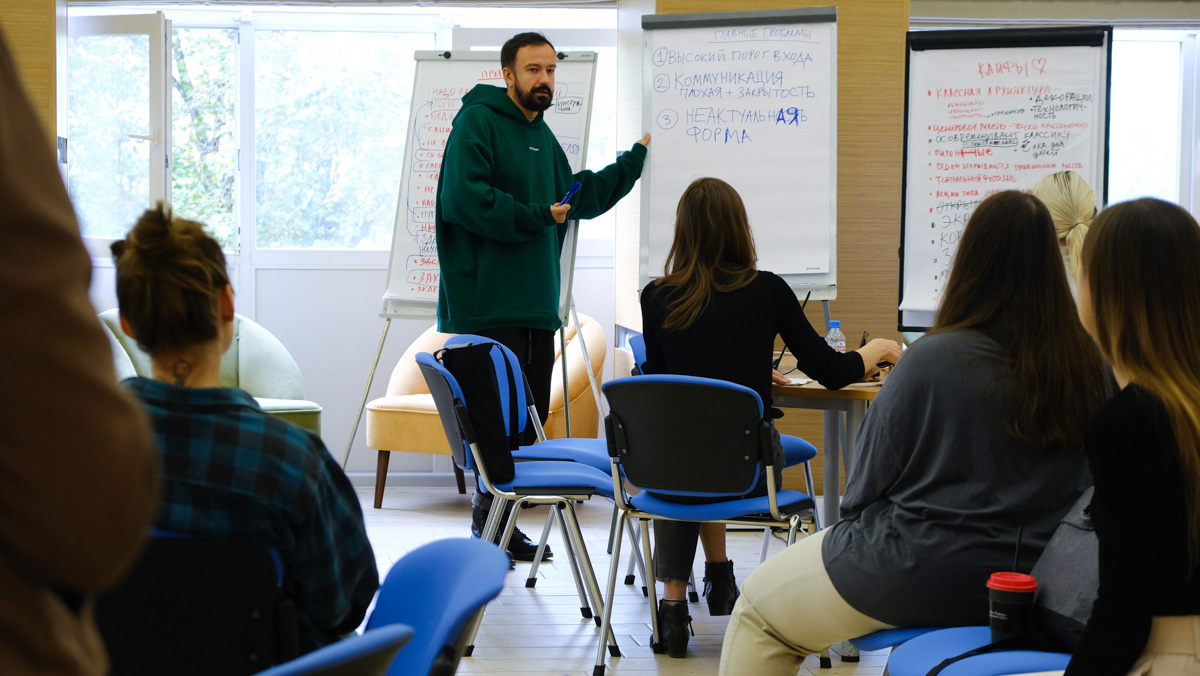 Сейчас у проекта «Реформа» важный этап – оценка предложенных концепций и дизайнерских идей. Начато пользовательское голосование. На сайте «Владимира будущего» опубликованы презентации и подробное описание каждой из трёх концепций, а вы можете принять участие в голосовании!