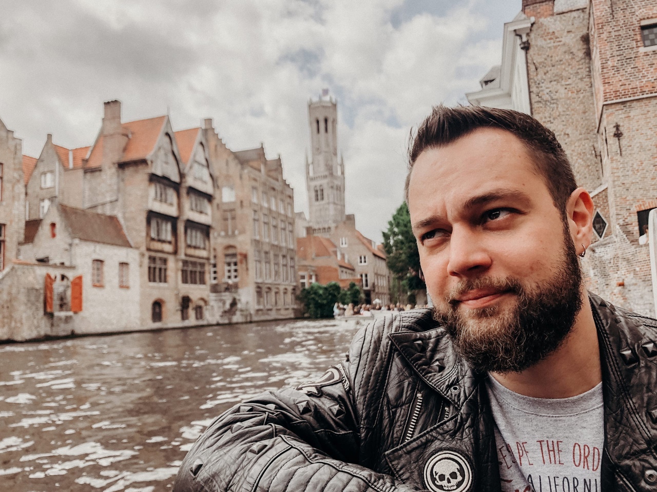 Специально для «Ключ-Медиа» Константин Горюнов, основатель и владелец концертного агентства «Live Concerts», а также арт-директор владимирского клуба «Maxtone Concert Hall», поделился своим видением музыкальной жизни нашего города и поведал о том, что это значит - быть концертным промоутером.