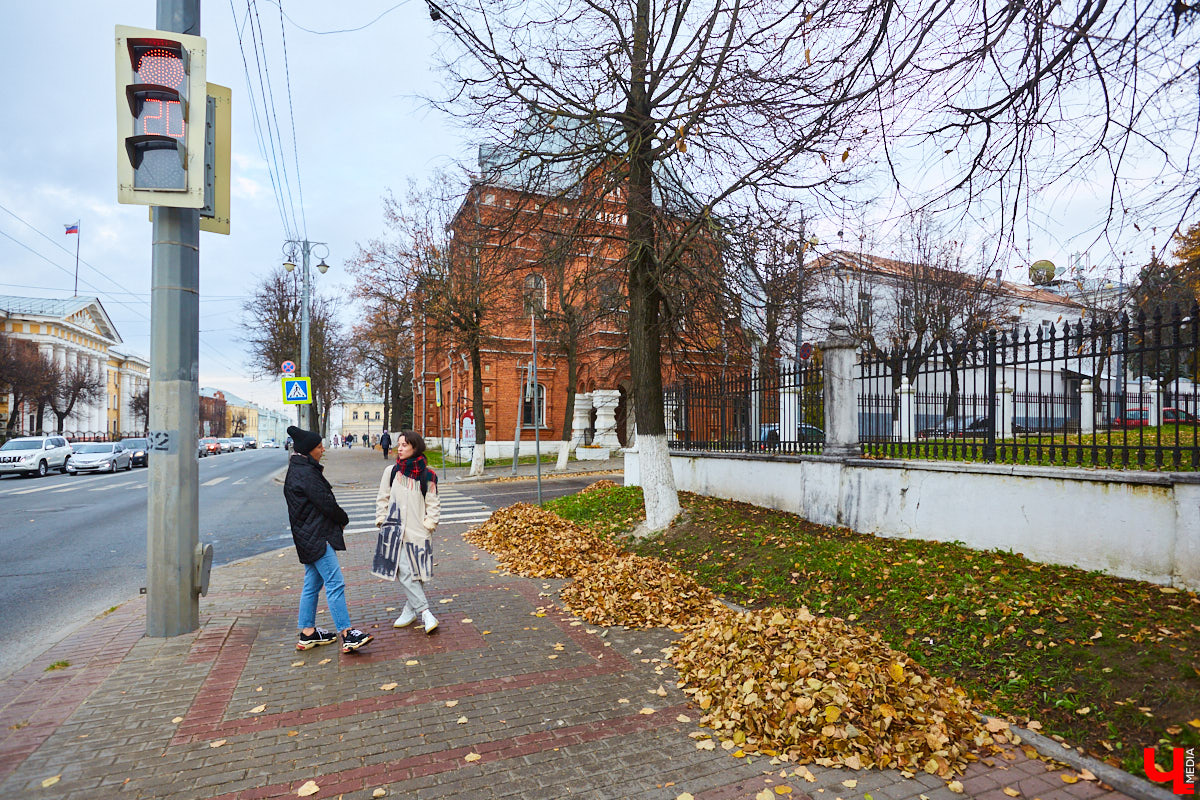 Всем владимирцам знаком парк «Липки» рядом с Соборной площадью. А вот многие ли горожане догадываются о том, что напротив Исторического музея раньше стоял храм Бориса и Глеба? О церкви-призраке для «Ключ-Медиа» поведала экскурсовод Татьяна Быкова.