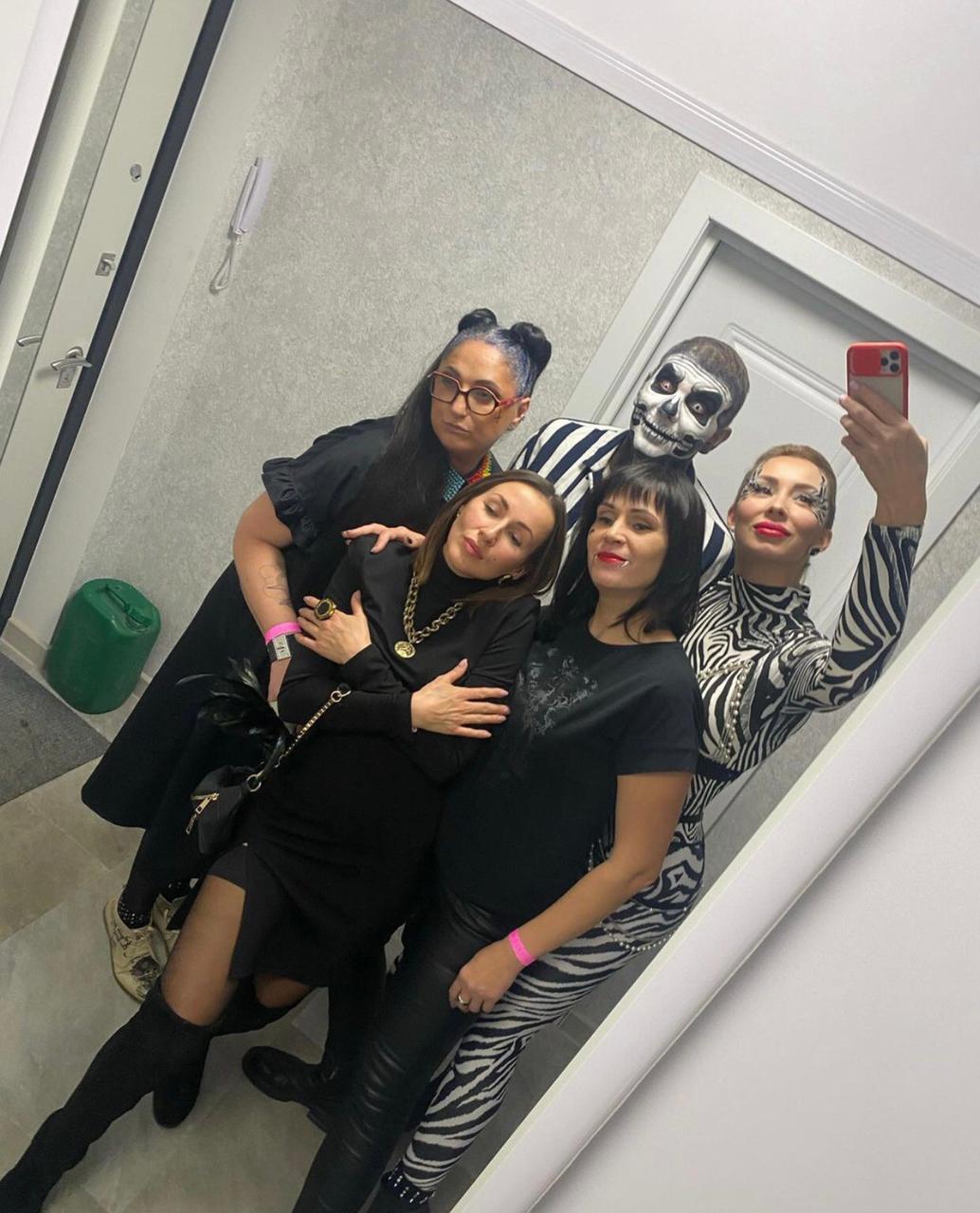 В этом году владимирцы решили шумно и с размахом отметить Хэллоуин. Именно поэтому сегодня «Ключ-Медиа» собрал для вас в одном инстаграм-обзоре тех, кто в минувшие выходные отрывался на тематических пати, не пожалев времени и сил для создания соответствующих образов.